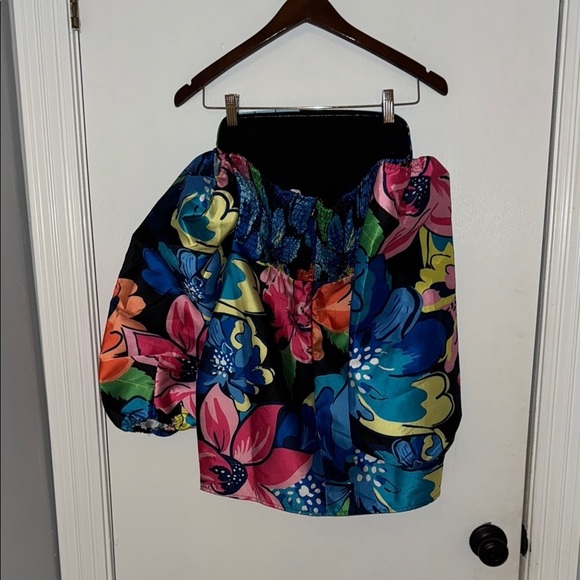 Kelsi’s- Floral Off-Shoulder dress- size medium - Picture 3 of 5